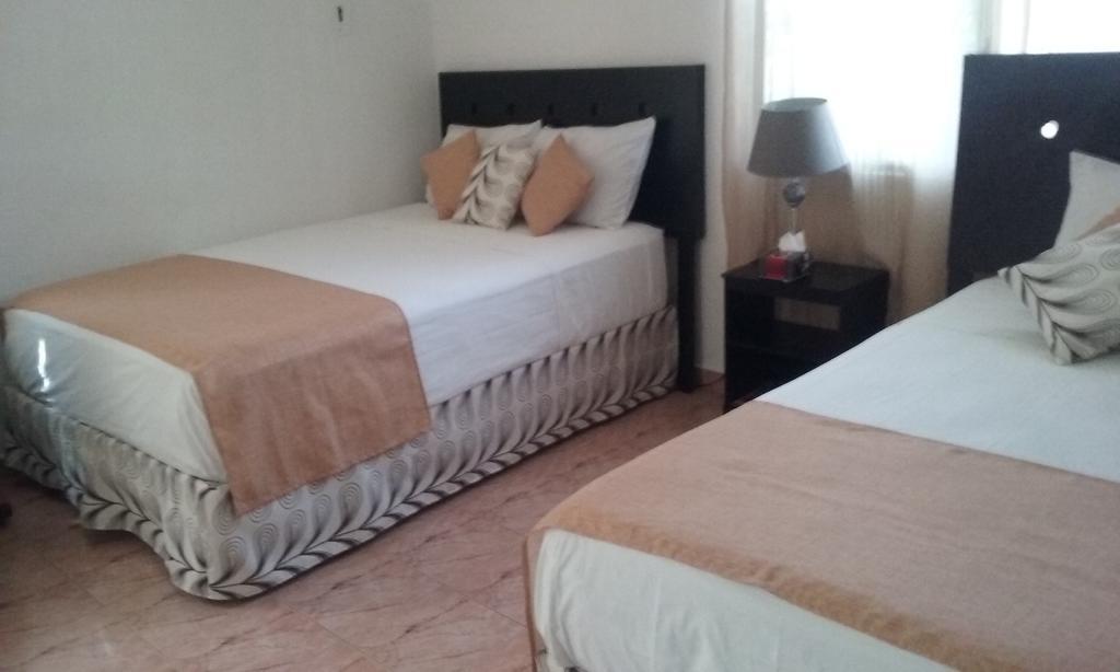 Room In Cancun Stadium Eksteriør billede