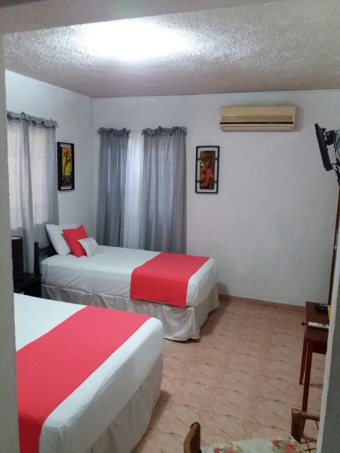 Room In Cancun Stadium Eksteriør billede